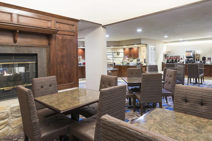 Imagen del bar/restaurante del Hotel Residence Inn by Marriott Charlotte University Research Park. Foto 2