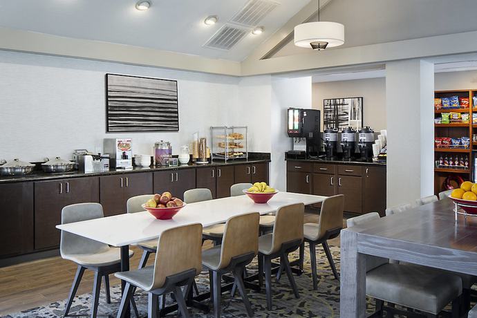 Imagen del bar/restaurante del Hotel Residence Inn by Marriott Dallas Las Colinas. Foto 5