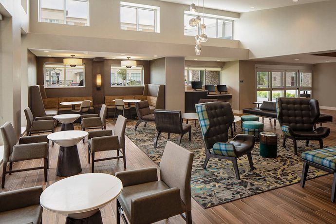 Imagen de los interiores del Hotel Residence Inn by Marriott Detroit Farmington Hills. Foto 19