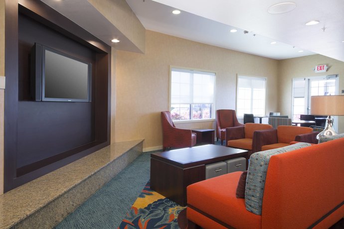 Imagen de los interiores del Hotel Residence Inn by Marriott Folsom Sacramento. Foto 9