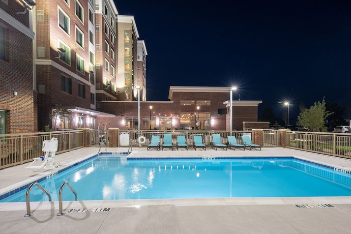 Imagen de la piscina del Hotel Residence Inn by Marriott Greenville. Foto 20