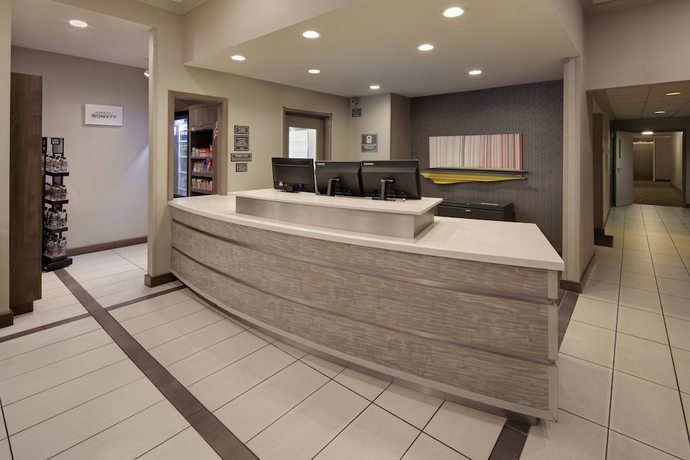 Imagen de los interiores del Hotel Residence Inn by Marriott Indianapolis Airport. Foto 17