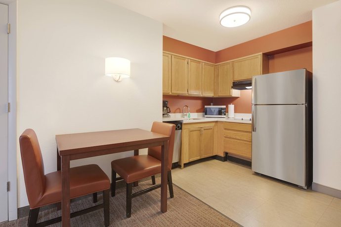 Imagen de la habitación del Hotel Residence Inn by Marriott Indianapolis Airport. Foto 10