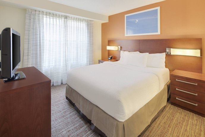 Imagen de la habitación del Hotel Residence Inn by Marriott Indianapolis Airport. Foto 11