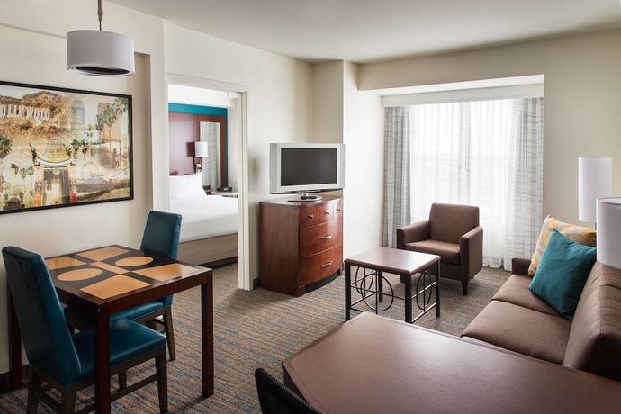 Imagen de la habitación del Hotel Residence Inn by Marriott Los Angeles Burbank Down. Foto 9