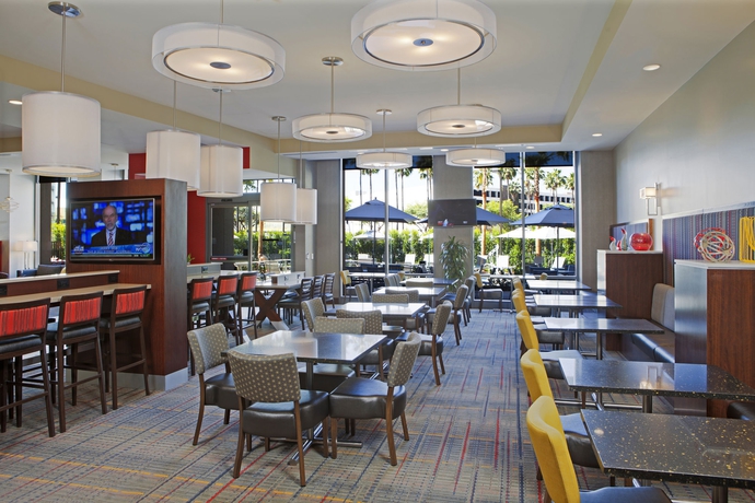 Imagen del bar/restaurante del Hotel Residence Inn by Marriott Los Angeles LAX/Century. Foto 8