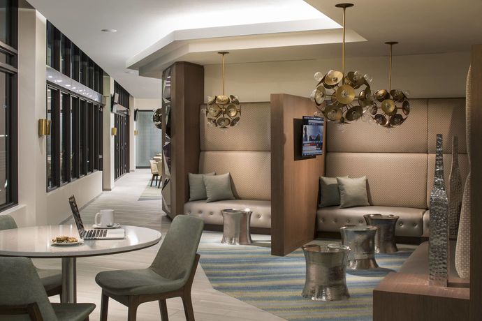 Imagen del bar/restaurante del Hotel Residence Inn by Marriott Miami Beach South Beach. Foto 2