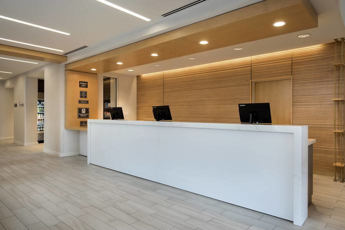 Imagen de los interiores del Hotel Residence Inn by Marriott New York Long Island East End. Foto 14
