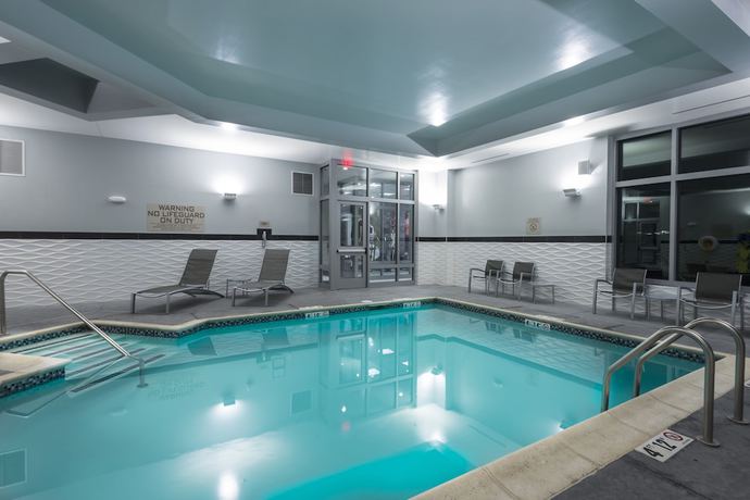 Imagen de la piscina del Hotel Residence Inn by Marriott Orangeburg. Foto 19