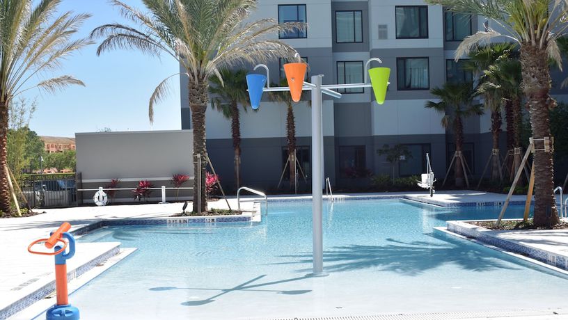 Imagen de la piscina del Hotel Residence Inn by Marriott Orlando at Millenia. Foto 7