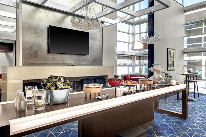 Imagen del bar/restaurante del Hotel Residence Inn by Marriott Philadelphia Airport. Foto 2