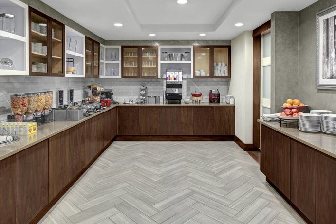Imagen del bar/restaurante del Hotel Residence Inn by Marriott Philadelphia Airport. Foto 3