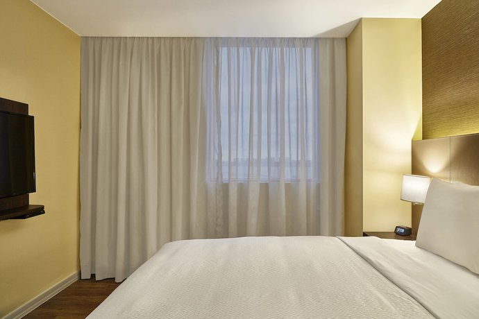 Imagen de la piscina del Hotel Residence Inn by Marriott Rio de Janeiro Barra da Tijuca. Foto 20