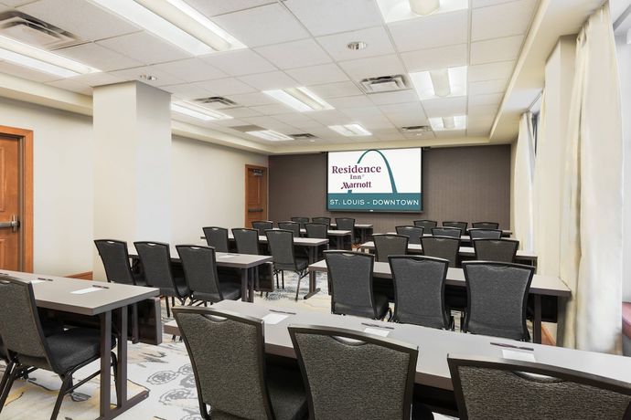 Imagen de los interiores del Hotel Residence Inn by Marriott St Louis Downtown. Foto 19