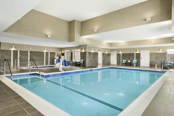 Imagen de la piscina del Hotel Residence Inn by Marriott St. Paul Woodbury. Foto 20