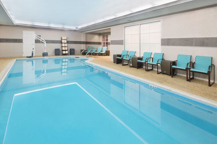 Imagen de la piscina del Hotel Residence Inn by Marriott State College. Foto 16