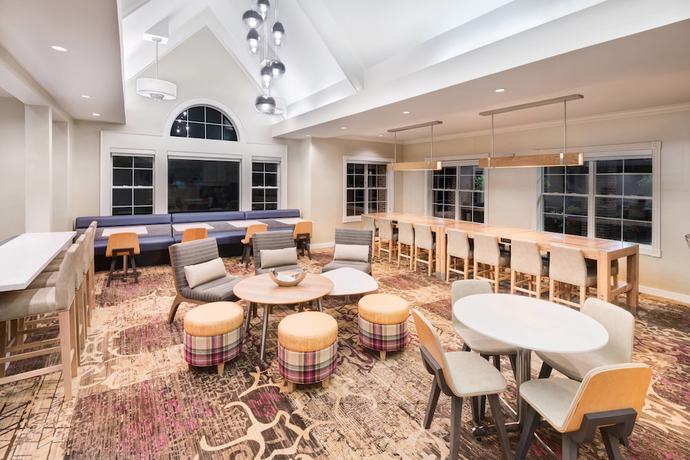 Imagen de los interiores del Hotel Residence Inn by Marriott State College. Foto 15