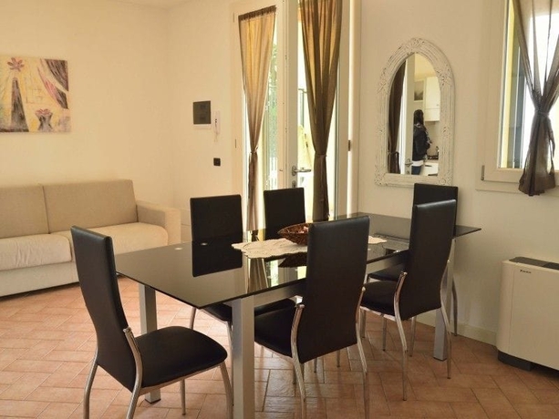 Imagen de los interiores del Hotel Residence Karina. Foto 14