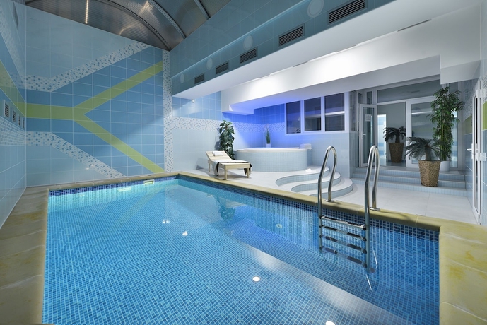 Imagen de la piscina del Hotel Residence Kn&iacute;žec&iacute; Dvůr. Foto 13