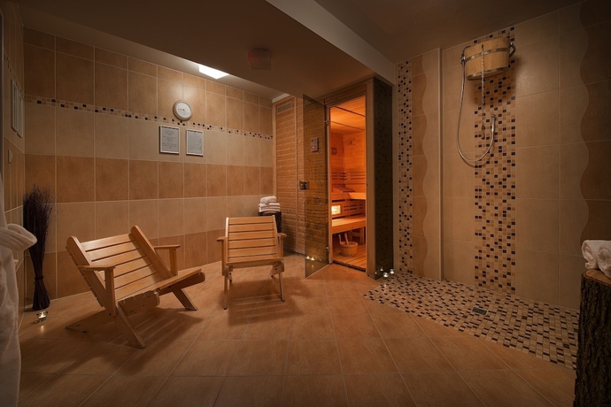Imagen de la piscina del Hotel Residence Kn&iacute;žec&iacute; Dvůr. Foto 15