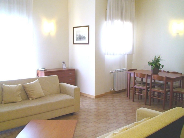 Imagen de la habitación del Hotel Residence La Genziana. Foto 5