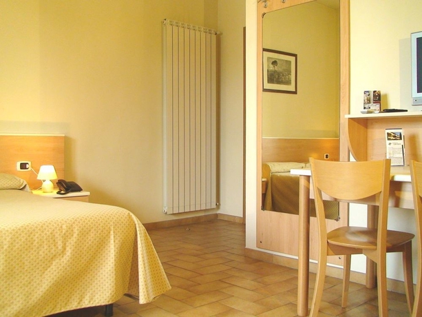 Imagen de la habitación del Hotel Residence La Genziana. Foto 12