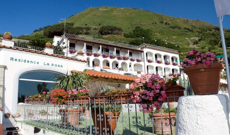 Imagen de los exteriores del Hotel Residence La Rosa, Forio. Foto 4