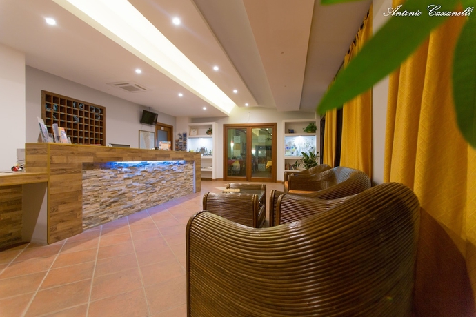 Imagen de los interiores del Hotel Residence La Taverna. Foto 12