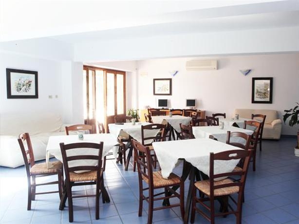 Imagen del bar/restaurante del Hotel Residence La Villetta, Canneto. Foto 2