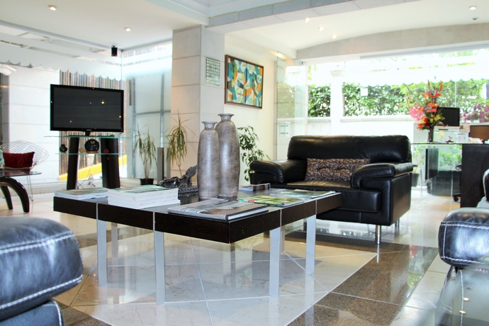 Imagen de los interiores del Hotel Residence L´ Heritage Tennyson By Bluebay. Foto 12