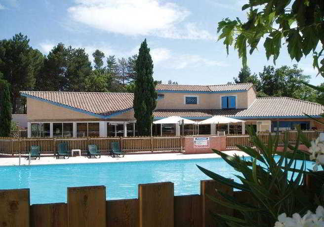Imagen de la piscina del Hotel Residence Lagrange Vacances Les Mazets De Gaujac. Foto 8