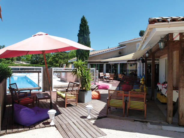 Imagen de los exteriores del Hotel Residence Lagrange Vacances Les Mazets De Gaujac. Foto 7