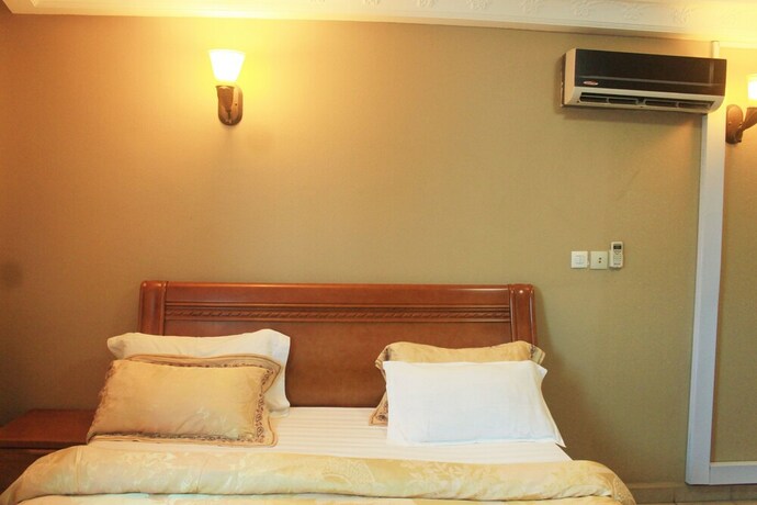 Imagen de la habitación del Hotel Residence Le Carat Akwa. Foto 19