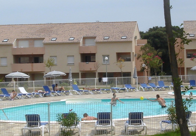 Imagen de la piscina del Hotel Residence Le Domaine De Melody. Foto 12