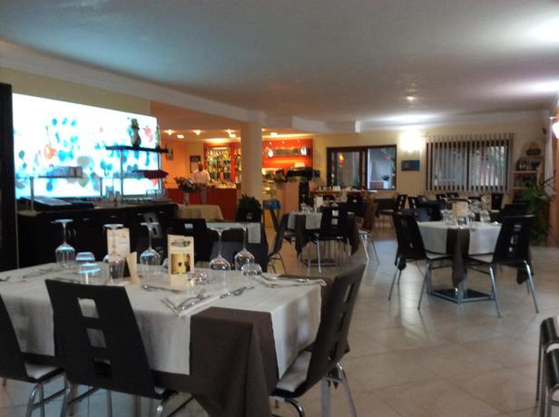 Imagen del bar/restaurante del Hotel Residence Le Playe. Foto 2