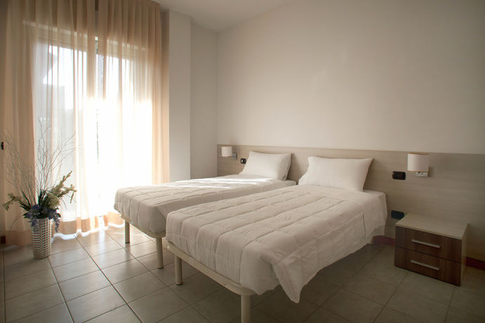 Imagen de la habitación del Hotel Residence Le Querce. Foto 2