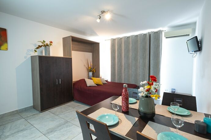 Imagen de la habitación del Hotel Residence Le Saint Esteve. Foto 19