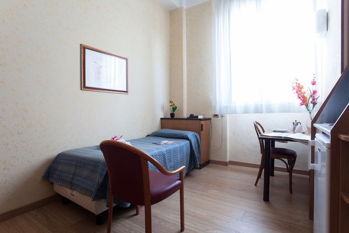 Imagen de la habitación del Hotel Residence Lepontina. Foto 8