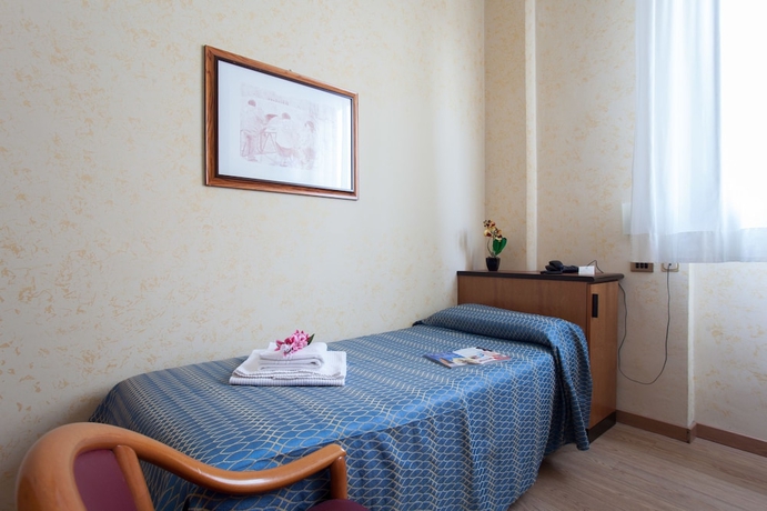 Imagen de la habitación del Hotel Residence Lepontina. Foto 14