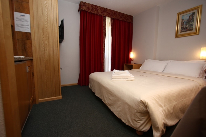 Imagen de la habitación del Hotel Residence Les Coupoles. Foto 7