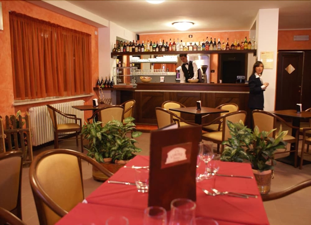 Imagen del bar/restaurante del Hotel Residence Limone. Foto 4