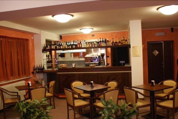 Imagen del bar/restaurante del Hotel Residence Limone. Foto 6