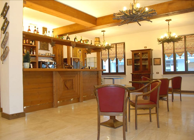 Imagen del bar/restaurante del Hotel Residence Limone. Foto 8