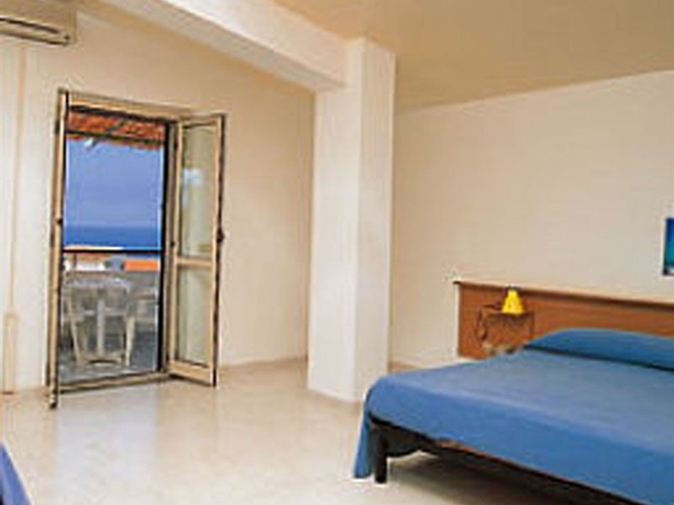 Imagen general del Hotel Residence Luzia By Marinella. Foto 4