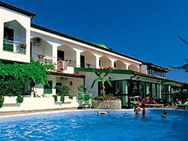 Imagen general del Hotel Residence Luzia By Marinella. Foto 7