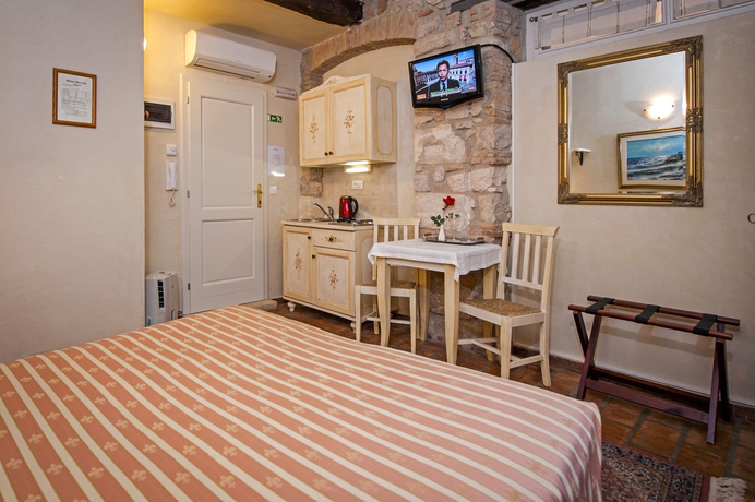 Imagen de la habitación del Hotel Residence Marco Polo, Rovinj. Foto 8