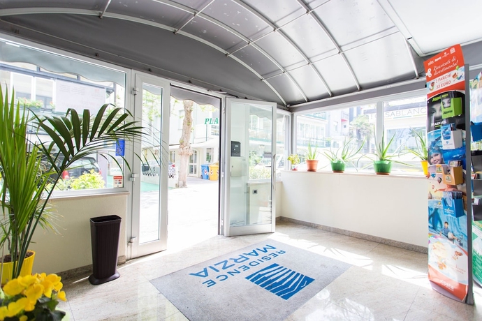 Imagen de los interiores del Hotel Residence Marzia. Foto 16