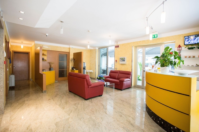 Imagen de los interiores del Hotel Residence Marzia. Foto 18