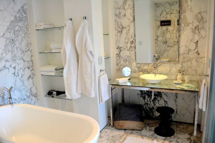 Imagen de la habitación del Hotel Residence Master Suite In Porte&ntilde;o Building. Foto 13