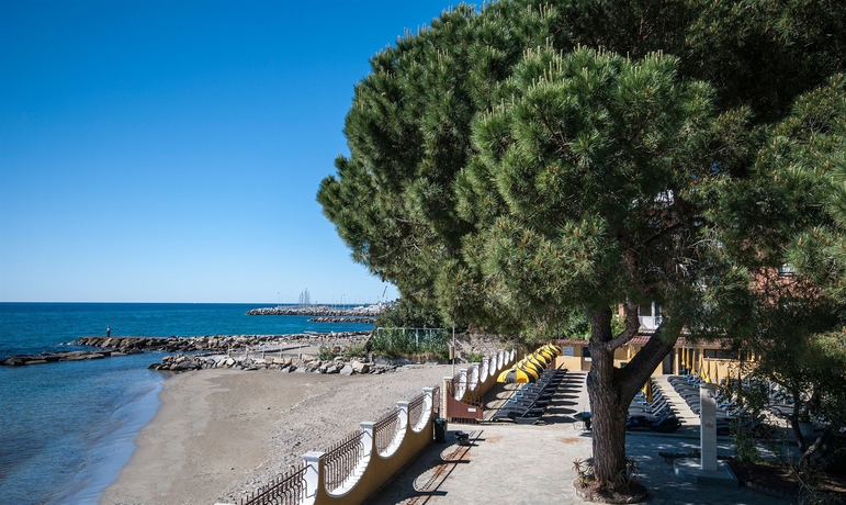 Imagen de los exteriores del Hotel Residence Mediterraneo, Diano Marina. Foto 11